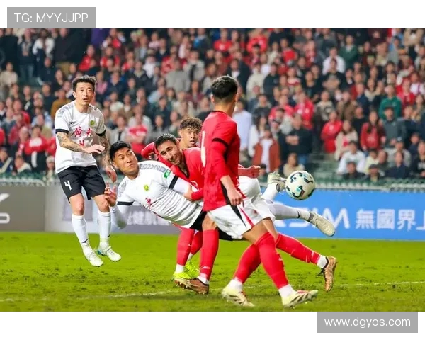 拜合拉木回防嶋本悠大引争议裁判吹停比赛掀起赛场波澜焦点瞬间回